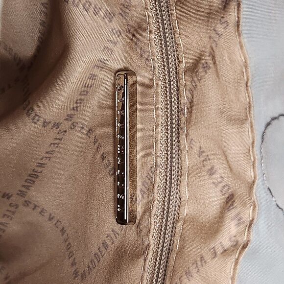 STEVE MADDEN Light Blue Tan Inside Quilted Crossbody Purse Adjustable Strap - Picture 7 of 10